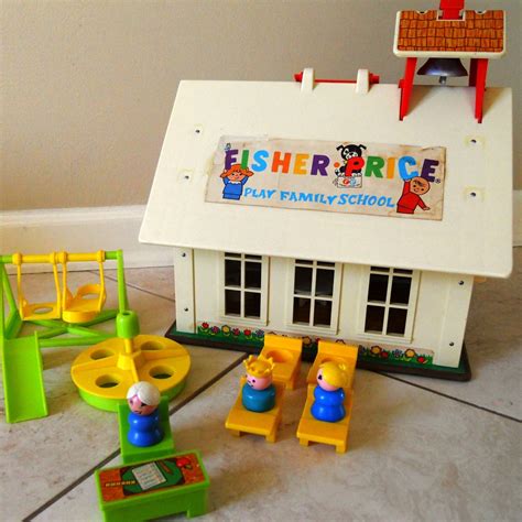 The 923 was a hard act to follow, but while the new school pales in comparison, it does have a few features that makes it one of the better late-model Original Little People sets. . Fisher price school house